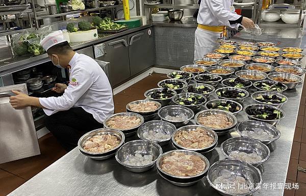 下館子吃的是預制菜還是大廚現炒？消費者如何維護知情權